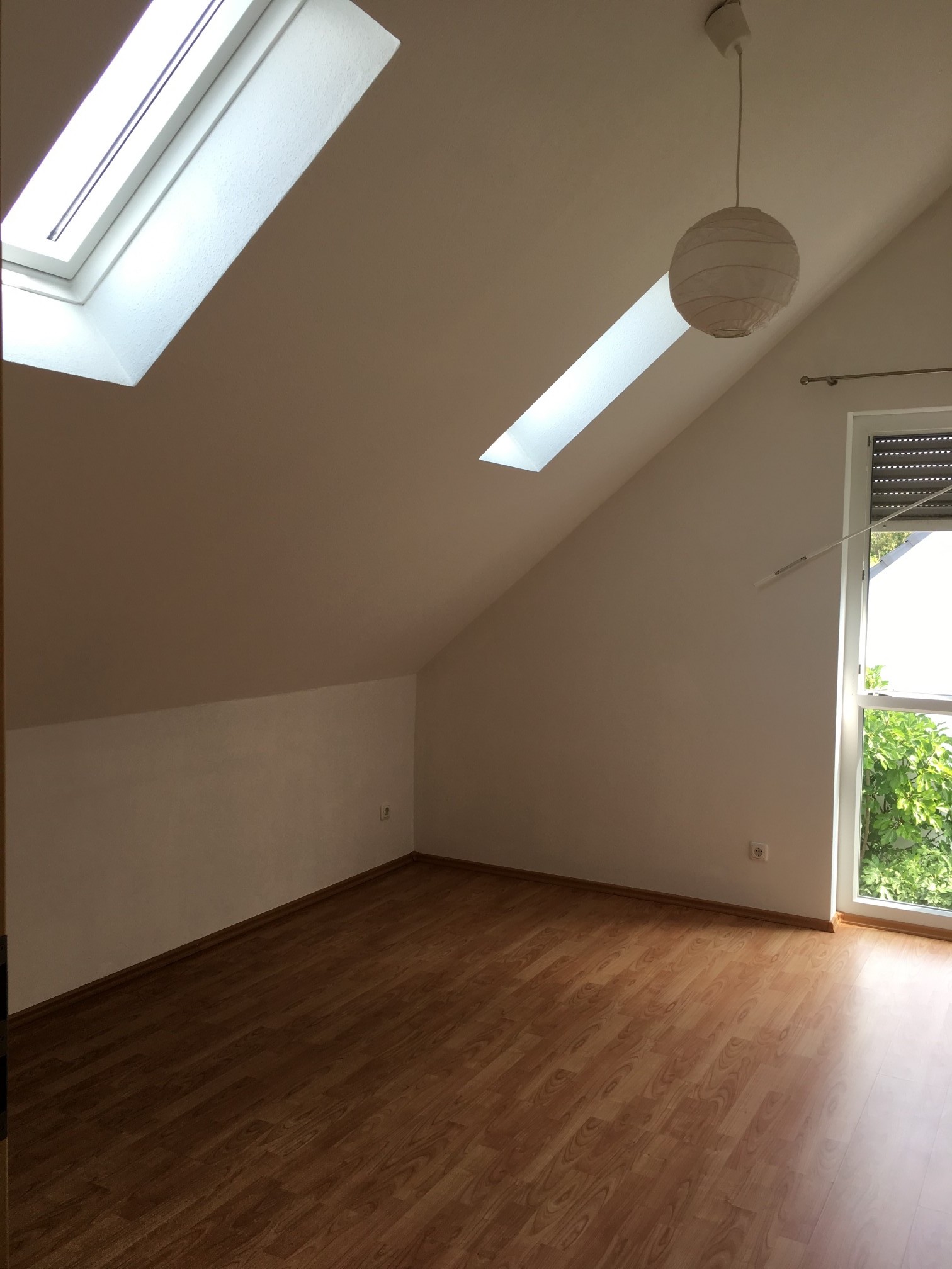 4 Bedrooms, House, For Rent, Am Medenbach, 2 Bathrooms, Listing ID 1006, Wiesbaden-Medenbach, Germany, 65207,